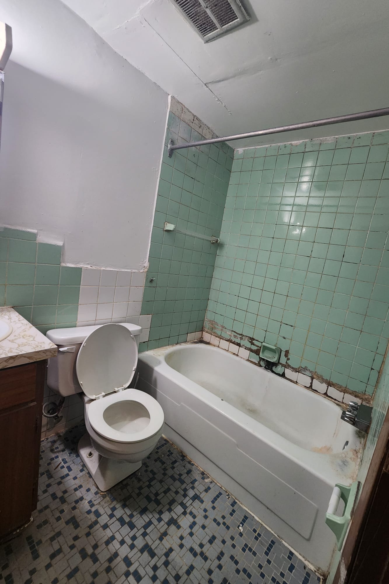 Bathroom Before